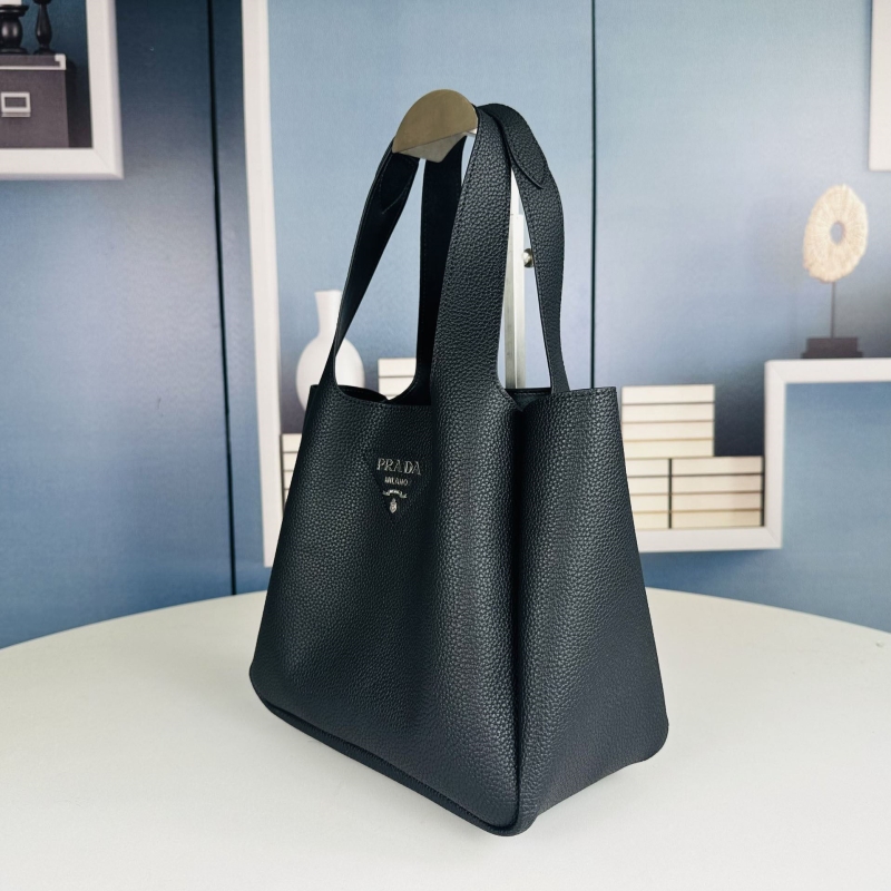 Pra*a shopping bags
